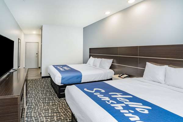  - Days Inn & Suites Graceland Area Horn Lake - I-55 & I-69, Exit 289