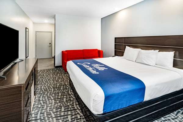  - Days Inn & Suites Graceland Area Horn Lake - I-55 & I-69, Exit 289