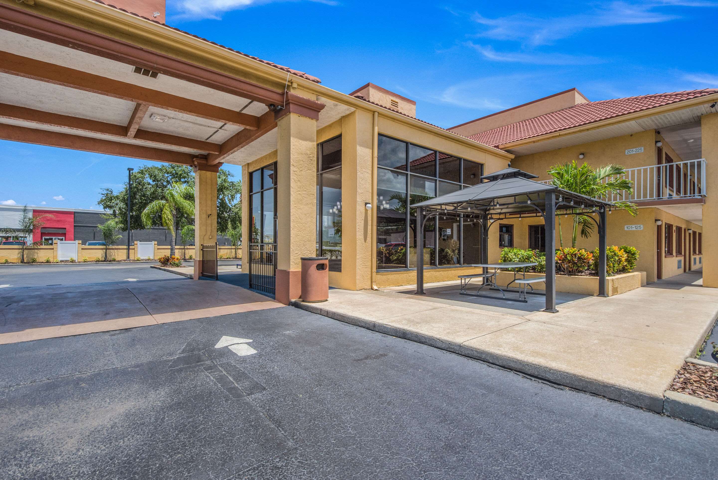 Hotel exterior | Rodeway Inn Port Richey North