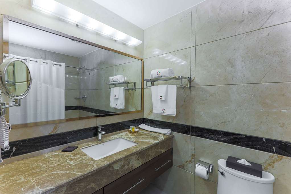 HOTEL VISTA QUINCE-guestroom-Guest Room,Bathroom,On-Site.jpg