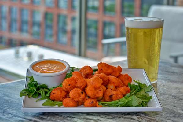 Amenities - Hampton Inn & Suites Downtown Capitol View Nashville - I-40, Exit 209