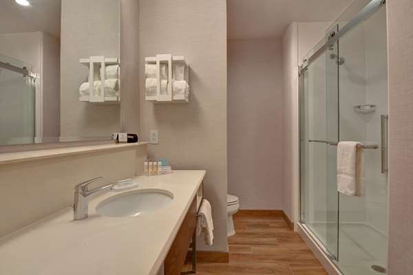  - Hampton Inn & Suites Downtown Capitol View Nashville - I-40, Exit 209