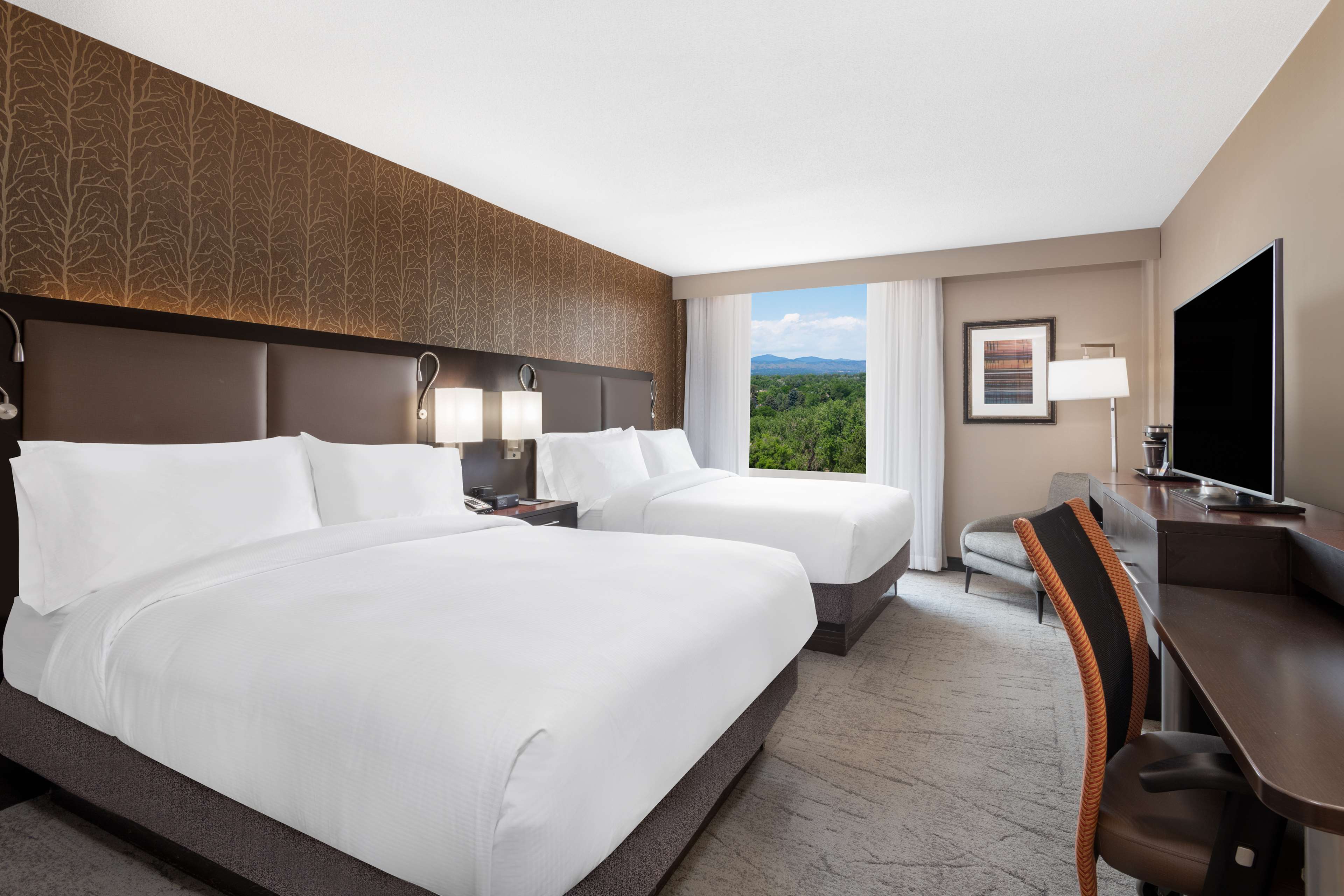 DoubleTree by Hilton Denver Cherry Creek Room Type - 2 QUEEN BEDS MOUNTAIN VW
