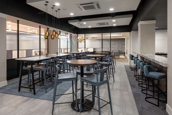 Bar - DoubleTree by Hilton Hotel Cherry Creek Denver