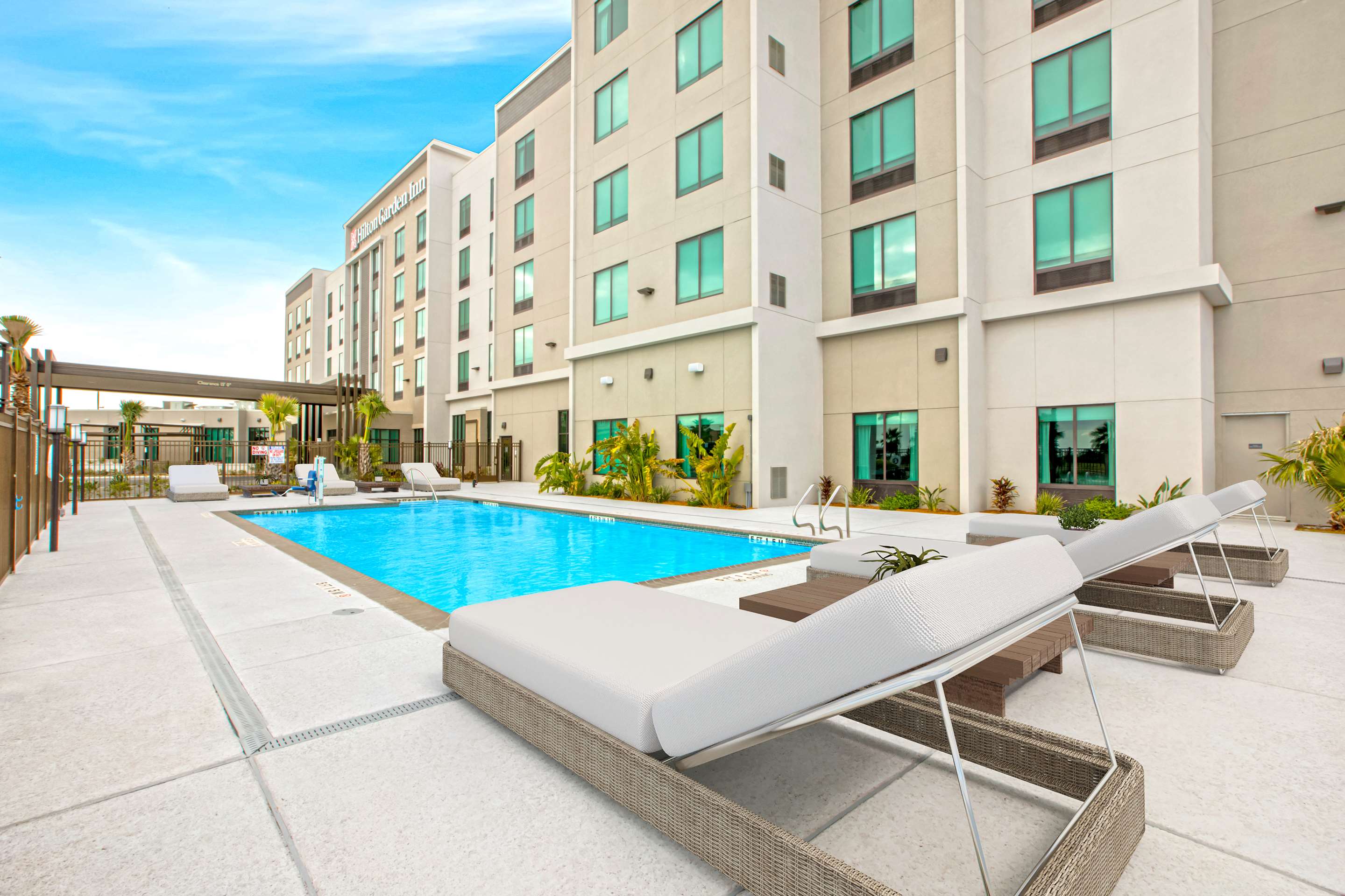 Pool | Hilton Garden Inn Harlingen Convention Center