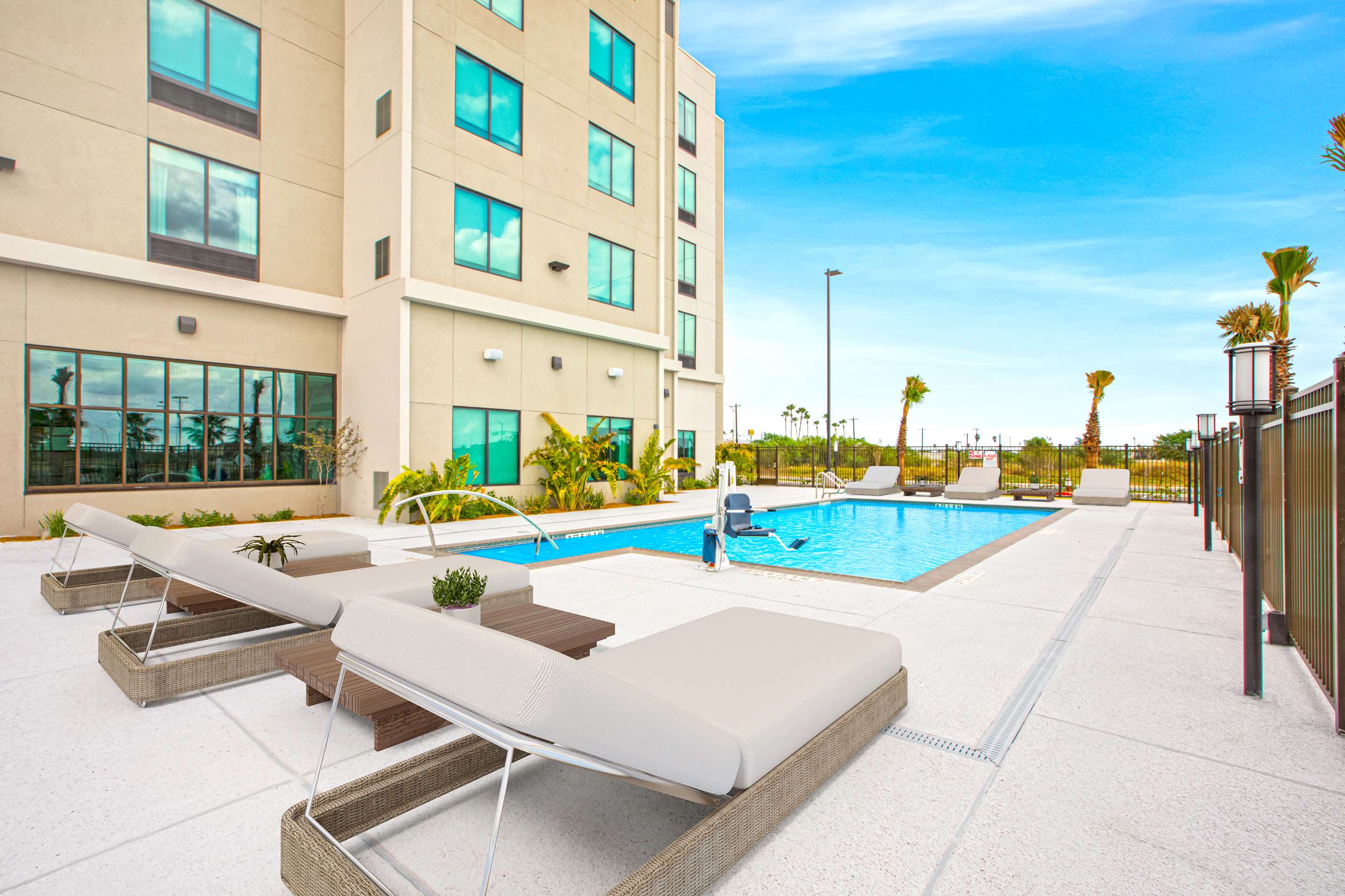 Pool | Hilton Garden Inn Harlingen Convention Center