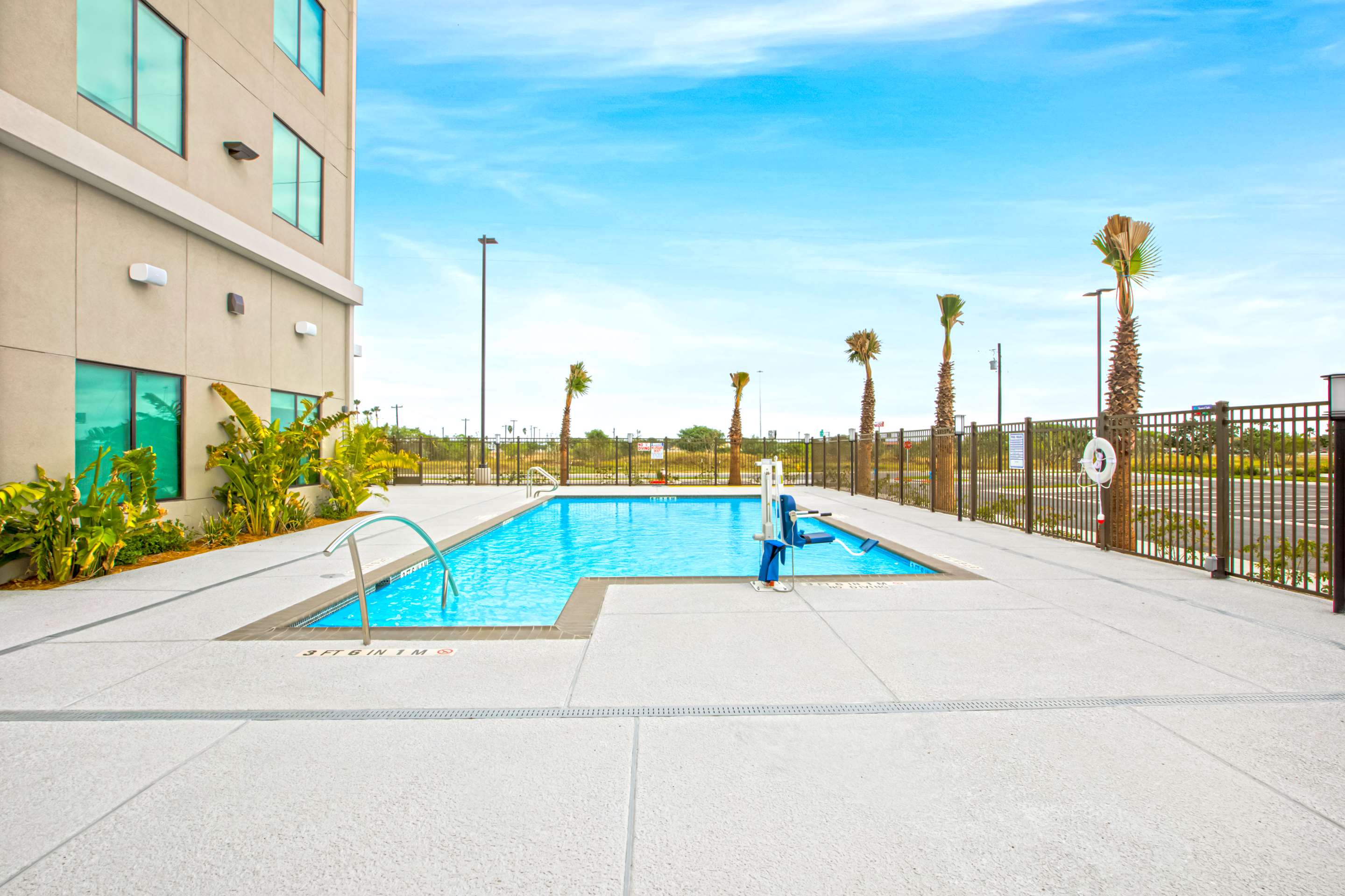 Pool | Hilton Garden Inn Harlingen Convention Center