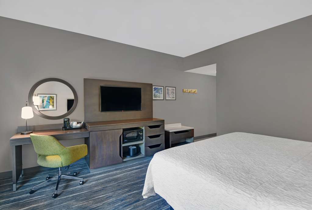 Hampton Inn & Suites Macclenny I-10, FL Room Type - 1KN STDO MIC FRIDG WTBR NS