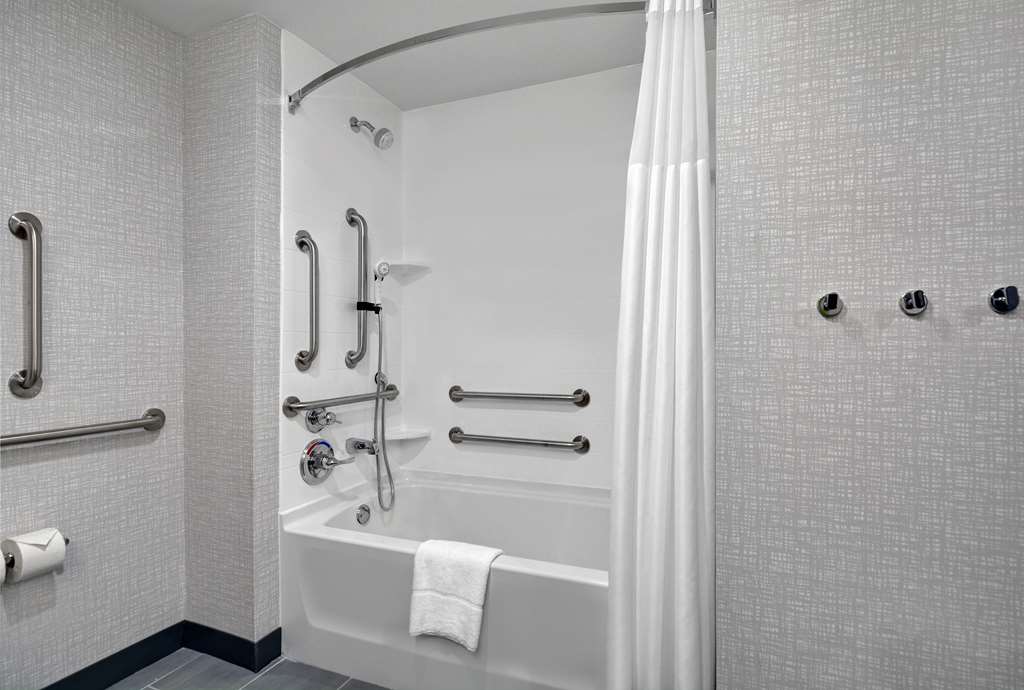 Hampton Inn & Suites Macclenny I-10, FL Room Type - 1 KG HR ACC FRG MIC STE NS