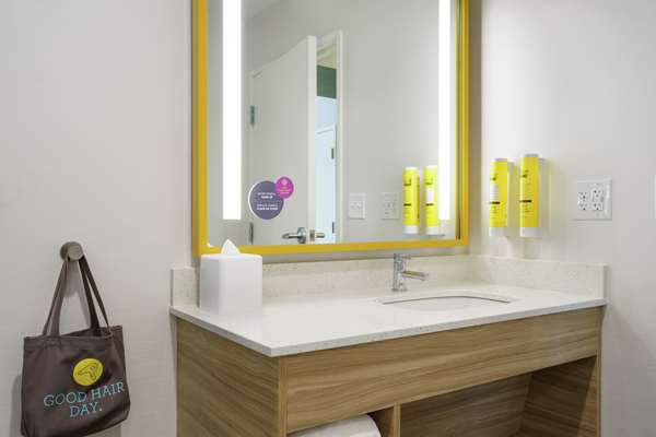  - Tru by Hilton Hotel Sandusky