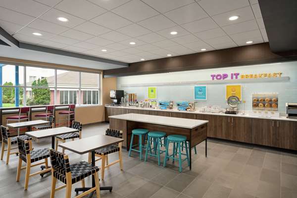 Amenities - Tru by Hilton Hotel Sandusky
