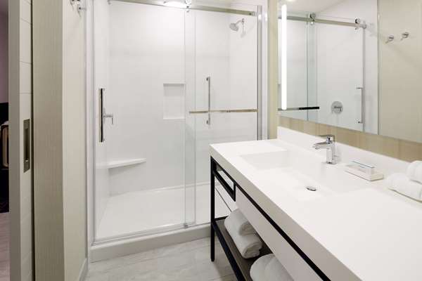  - Hilton Garden Inn Midtown Montreal