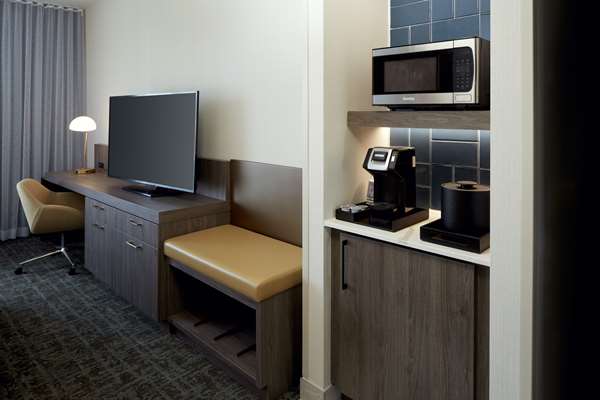  - Hilton Garden Inn Midtown Montreal