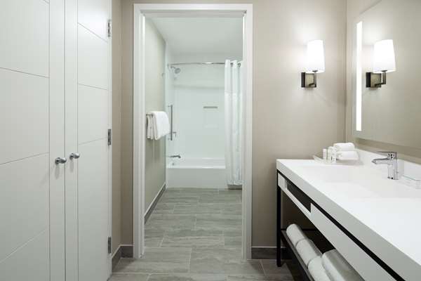  - Homewood Suites by Hilton Midtown Montreal