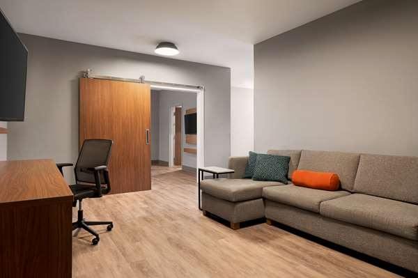 Suite - La Quinta Inn & Suites Marysville - I-5, Exit 202