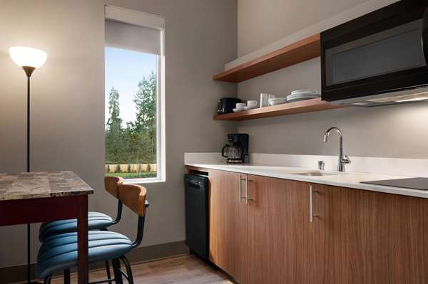 Suite - La Quinta Inn & Suites Marysville - I-5, Exit 202