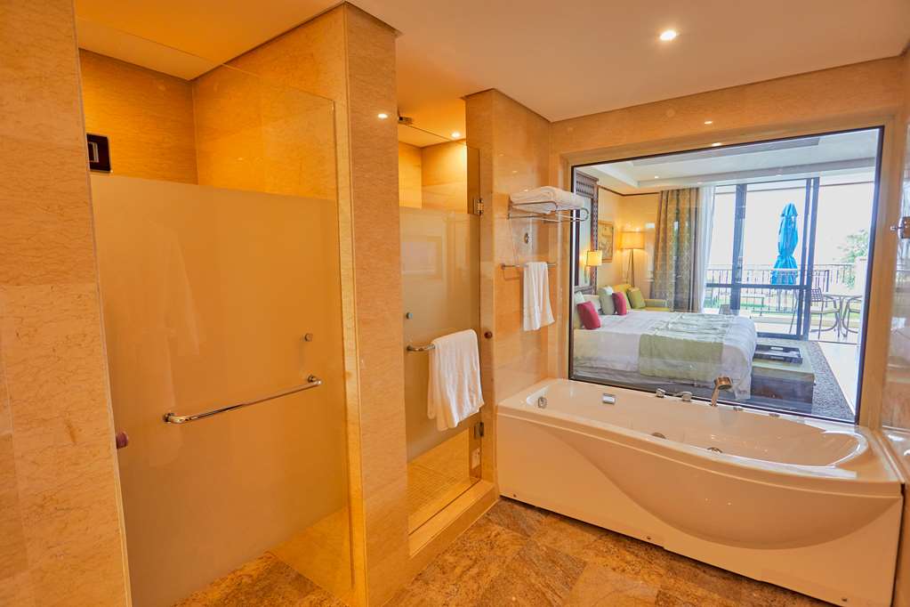 GOMA SERENA HOTEL-guestroom-Guest Room,Bathroom,On-Site.jpg