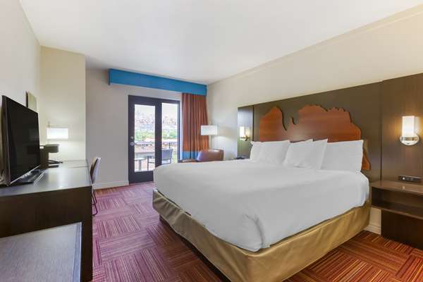1 King Bed, Non-Smoking, Patio, Mini Fridge, In-Room Safe, Continental Breakfast