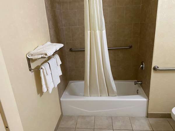 - SureStay Hotel by Best Western Fort Pierce - I-95, Exit 129