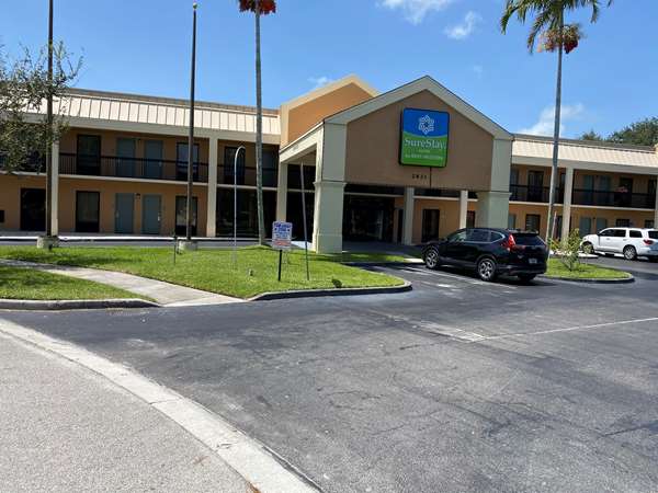 Exterior view - SureStay Hotel by Best Western Fort Pierce - I-95, Exit 129