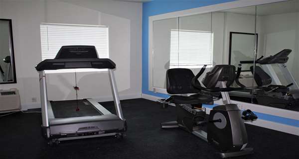 Fitness/ Exercise Room - SureStay Plus Hotel by Best Western East Niagara Falls