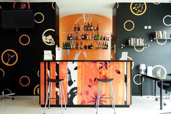 Bar - Travelodge Clinton