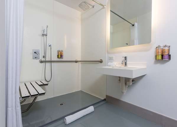 Suite - Yotel Seaport Boston