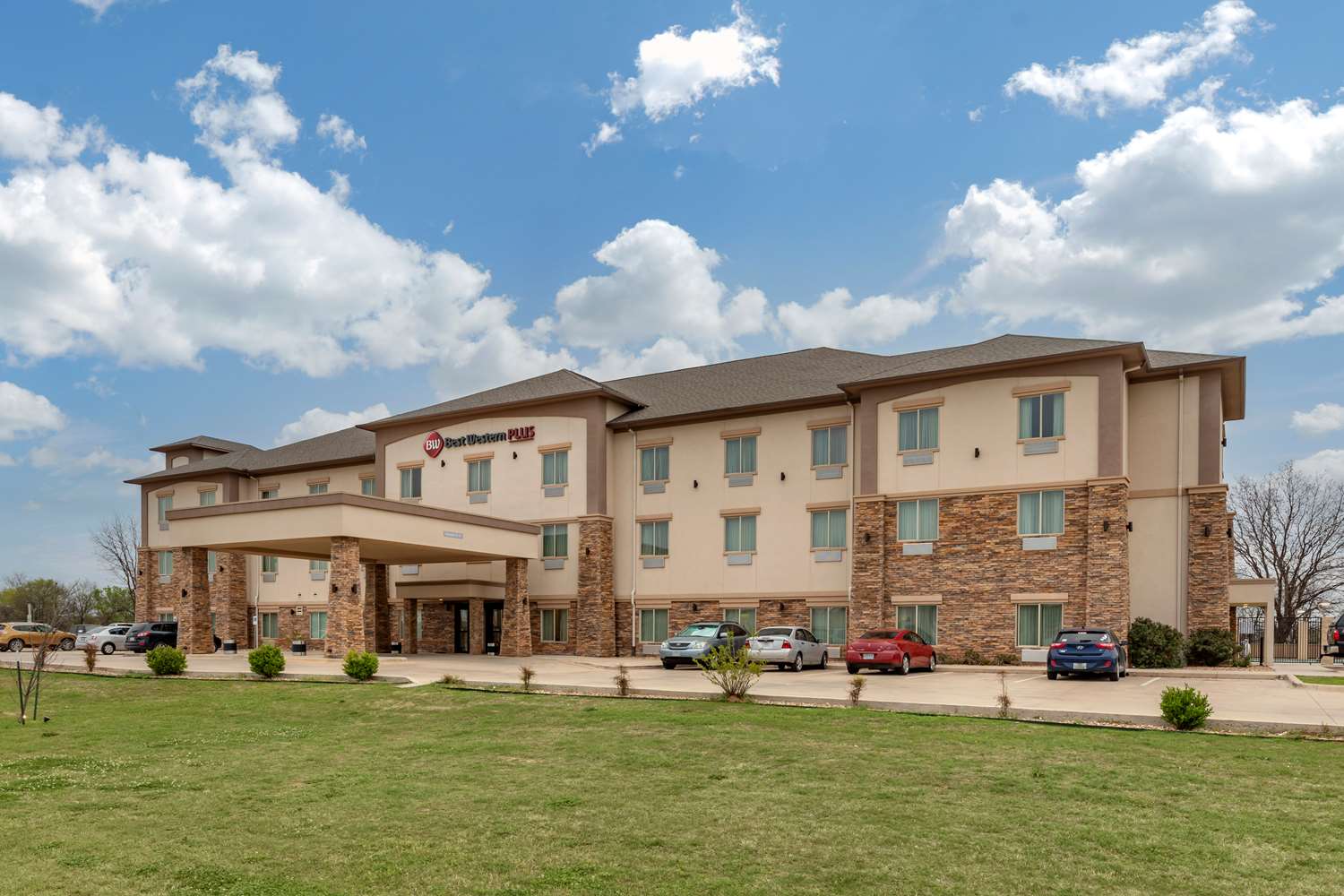 Best Western Plus Pauls Valley Hotel, OK See Discounts