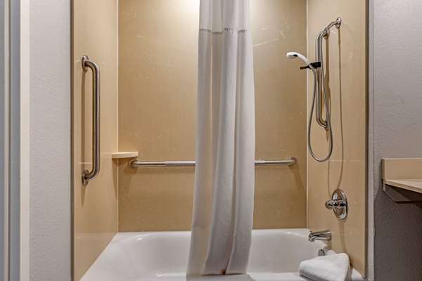 - Best Western Plus Pauls Valley Hotel