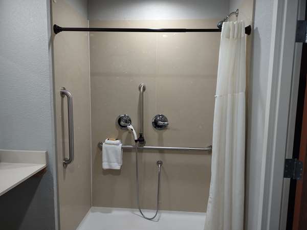  - Best Western Plus Pauls Valley Hotel