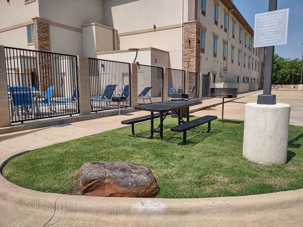  - Best Western Plus Pauls Valley Hotel