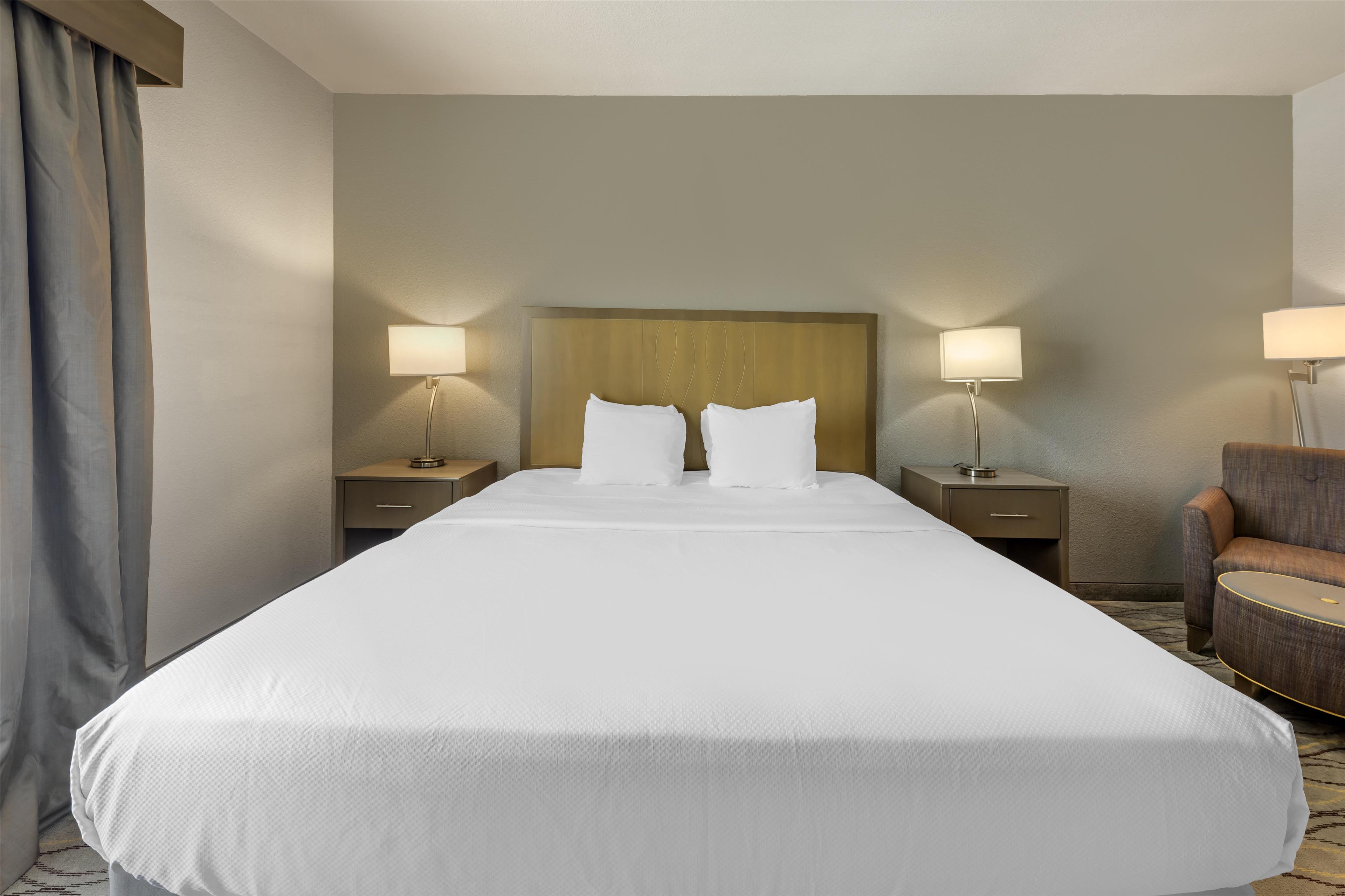 Best Western Plus Pauls Valley - Tap to explore photos