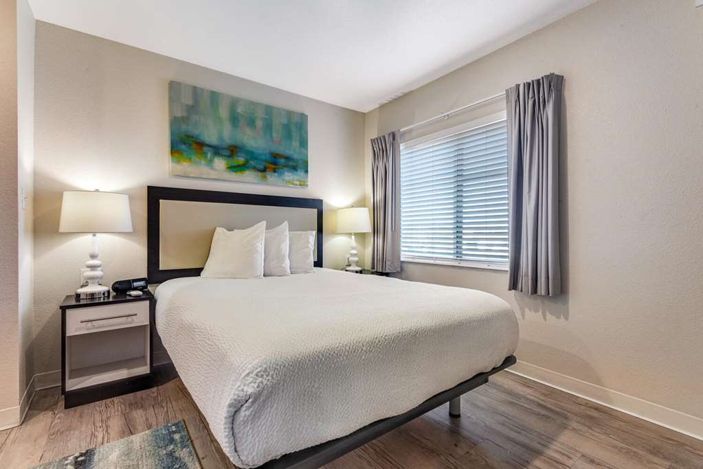 PARKS RESIDENTIAL-DENVER-guestroom-Guest Room,On-Site.jpg