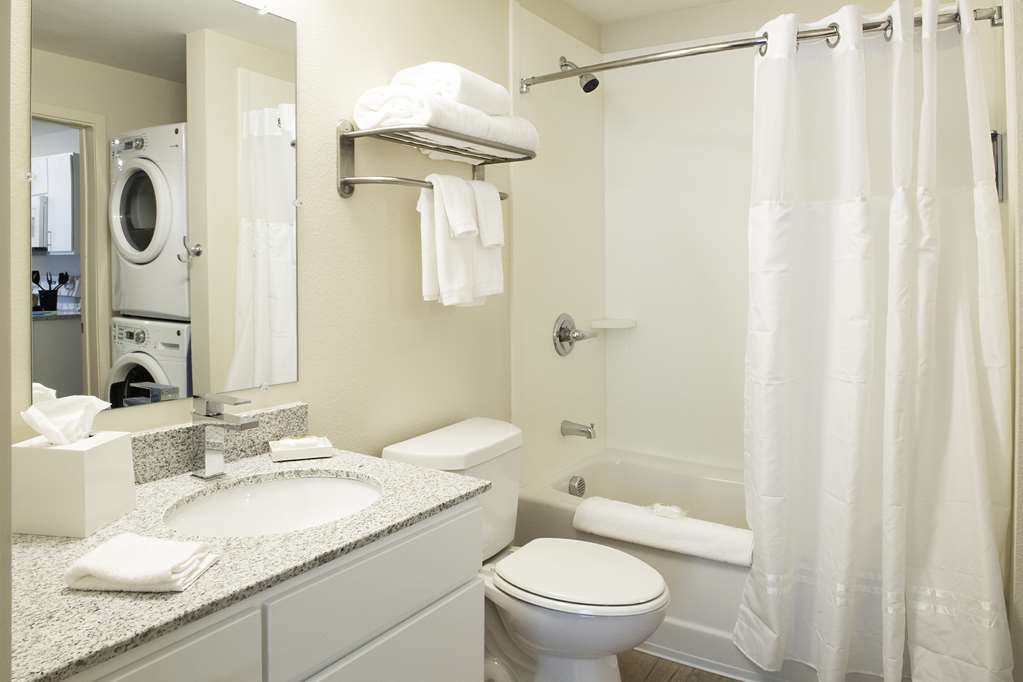 PARKS RESIDENTIAL-RICHARDSON-guestroom-Guest Room,Bathroom,On-Site.jpg