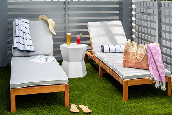 Pool - Hilton Hotel Aventura