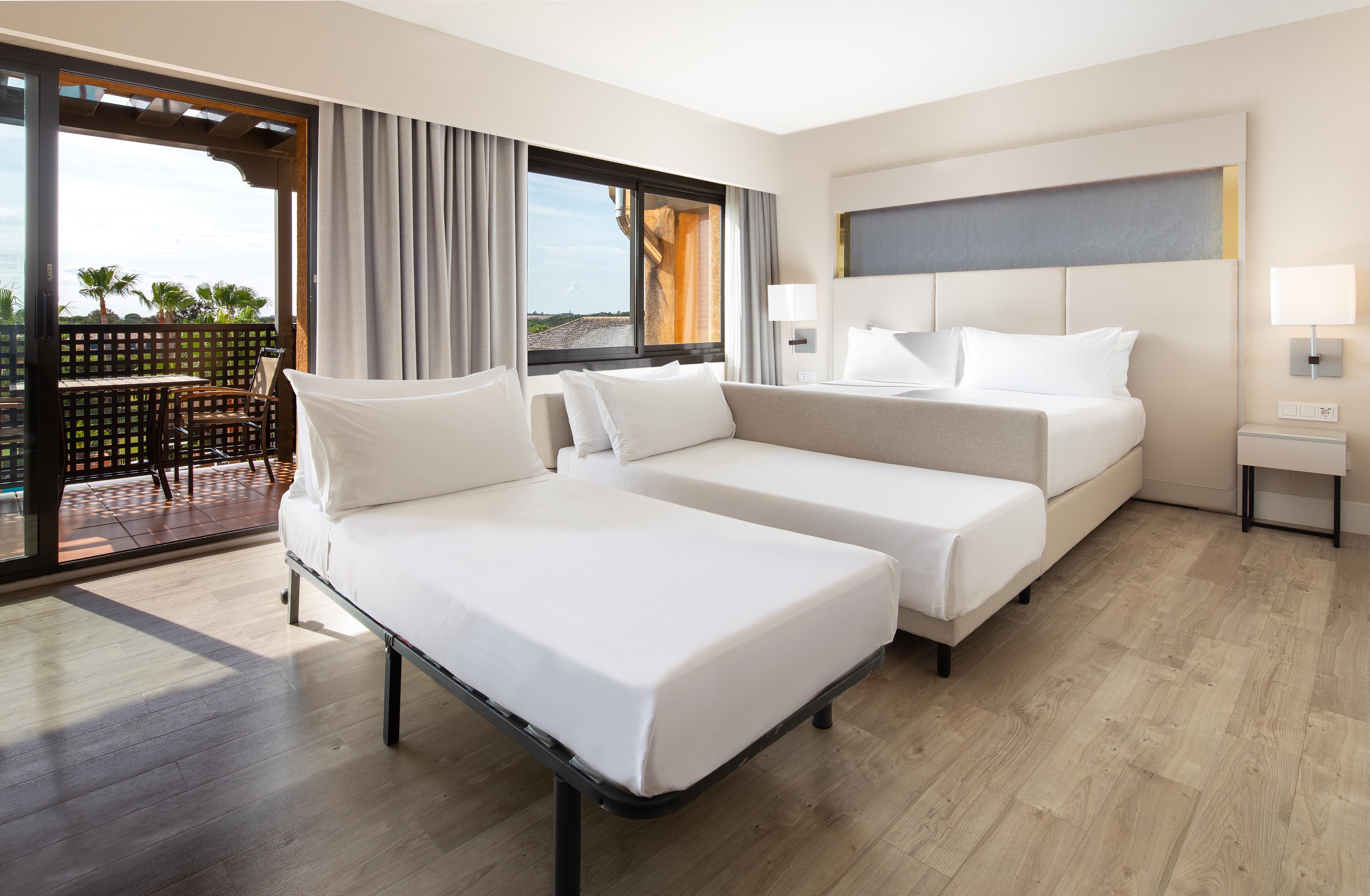 DoubleTree by Hilton Islantilla Beach Golf Resort Room Type - KING FAMILY DELUXE ROOM DoubleTree by Hilton Islantilla Beach Golf Resort Room Type - KING FAMILY DELUXE ROOM