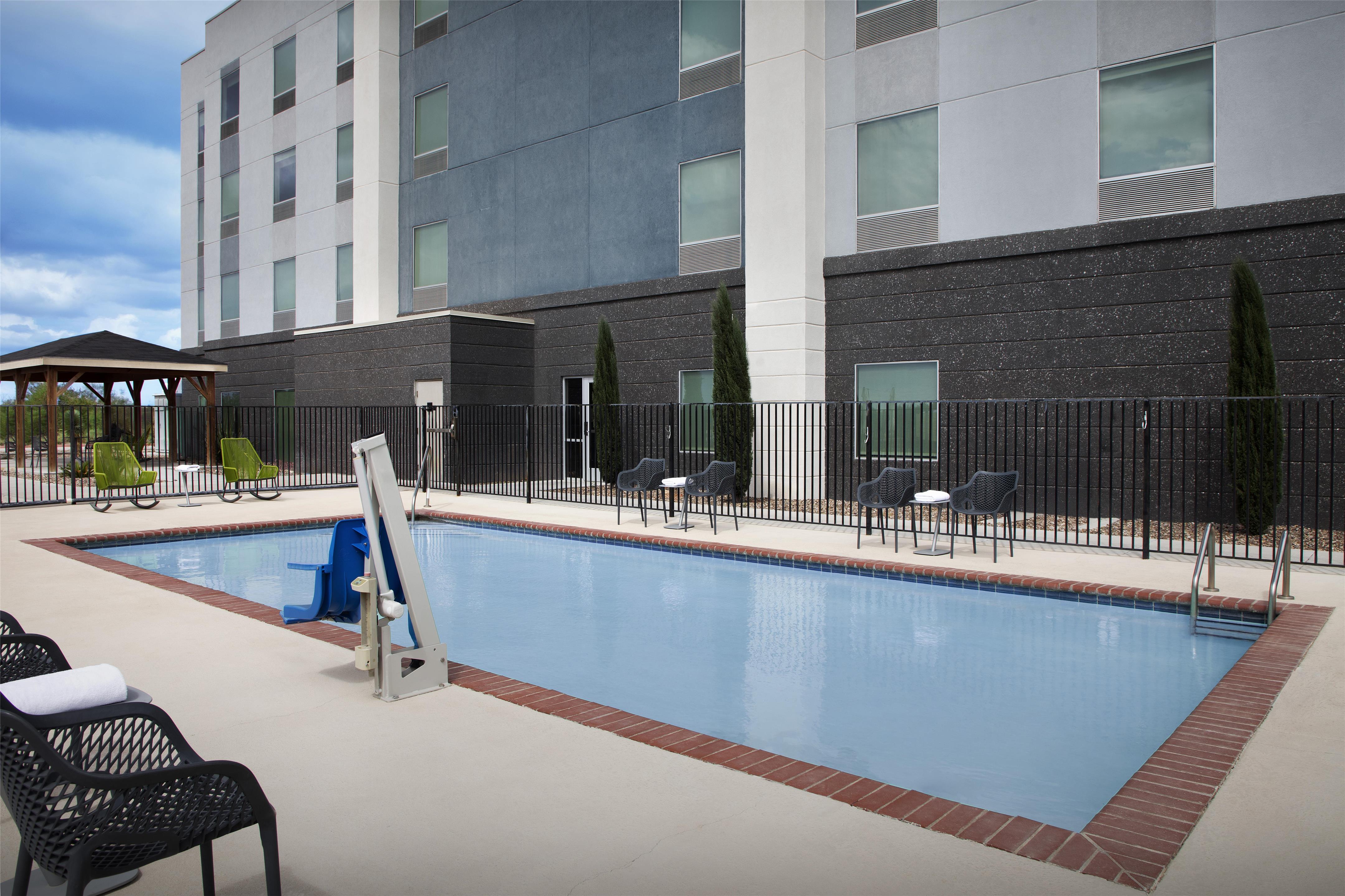 Pool | Hampton Inn Monahans, Tx