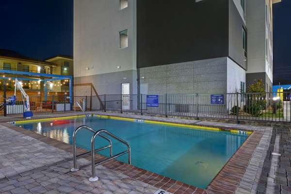 Pool - Tru by Hilton Hotel Fort Walton Beach