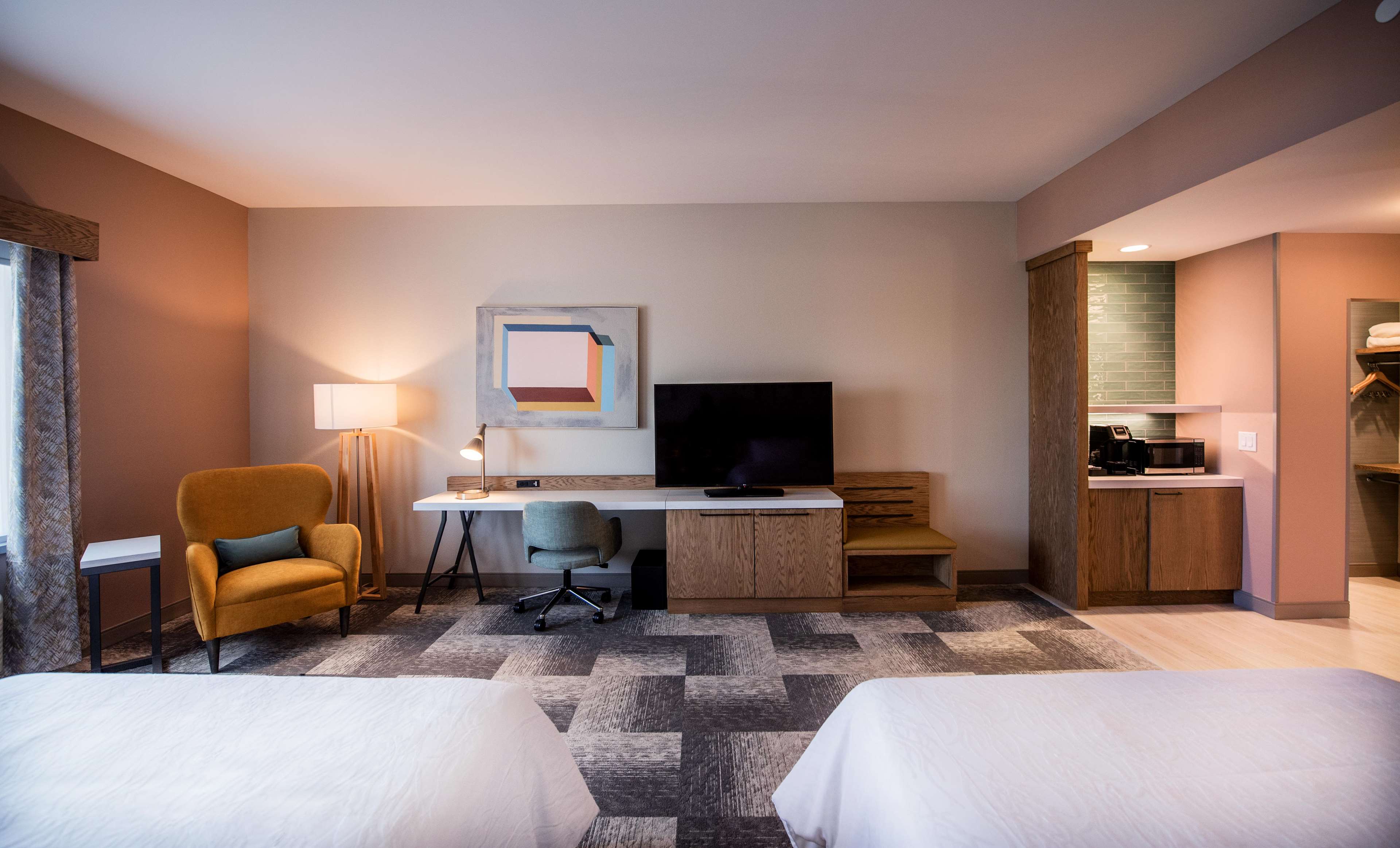 Hilton Garden Inn Moncton Downtown Room Type - 2 QN ACC RM ROLLIN SHWR