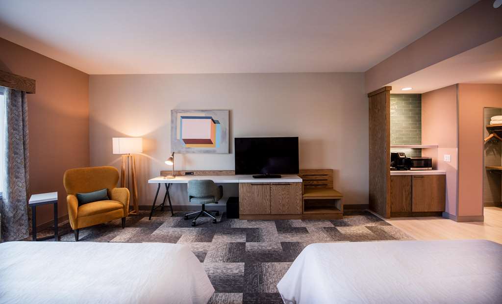 Hilton Garden Inn Moncton Downtown Room Type - 2 QN ACC RM ROLLIN SHWR