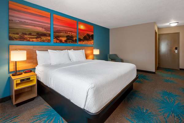  - Days Inn & Suites Cedar Point Sandusky