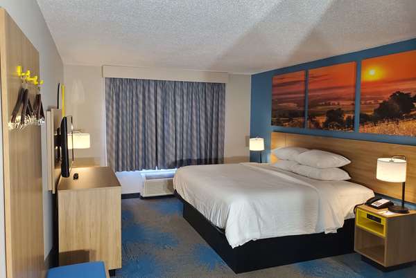  - Days Inn & Suites Cedar Point Sandusky