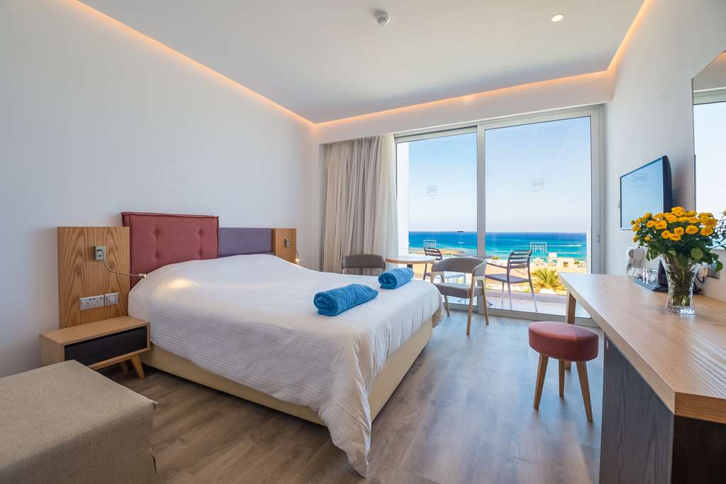 PROTARAS PLAZA HOTEL-guestroom-Guest Room,On-Site.jpg