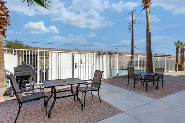  - Best Western Blythe Hotel - I-10, Exit 239