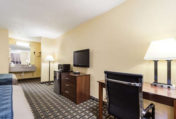  - Rodeway Inn Lincoln