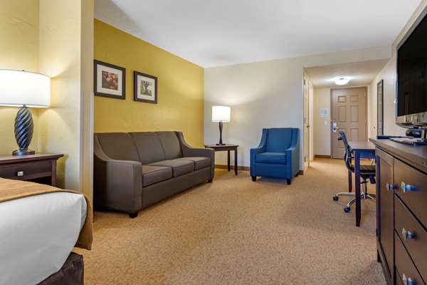 Suite - Comfort Inn & Suites Dover