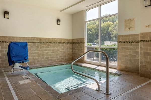 Pool - Comfort Inn & Suites Dover