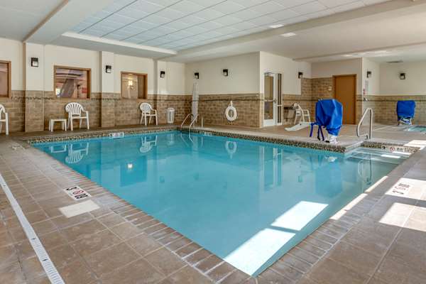 Pool - Comfort Inn & Suites Dover