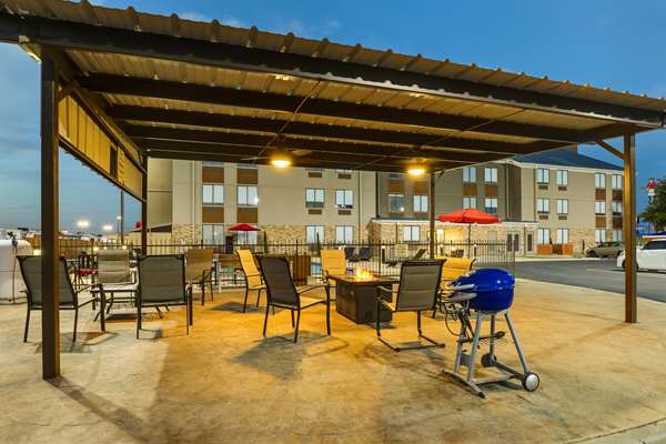  - Best Western Plus Riata Hotel Brownwood