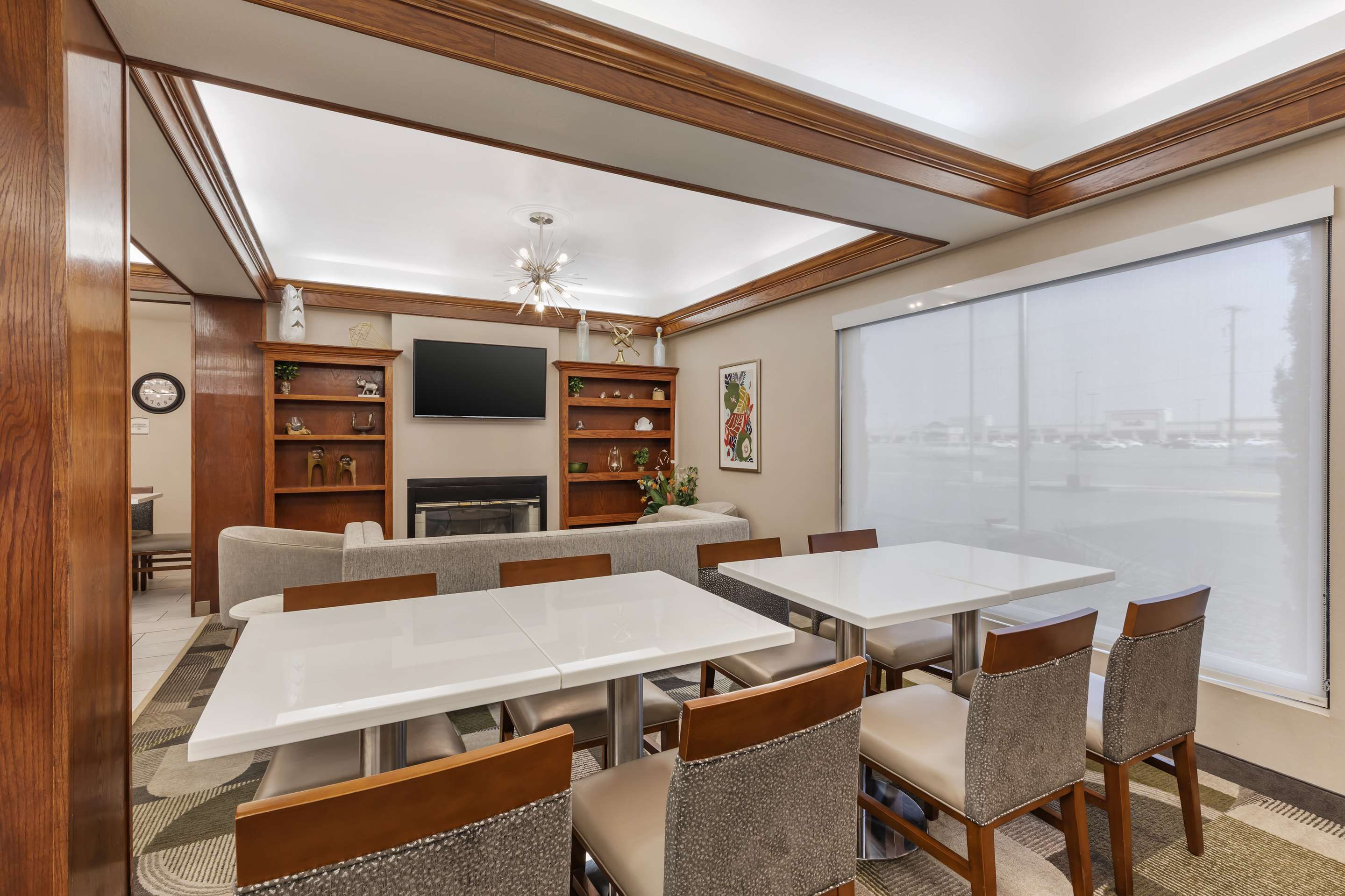 Breakfast Area | Best Western Plus Riata